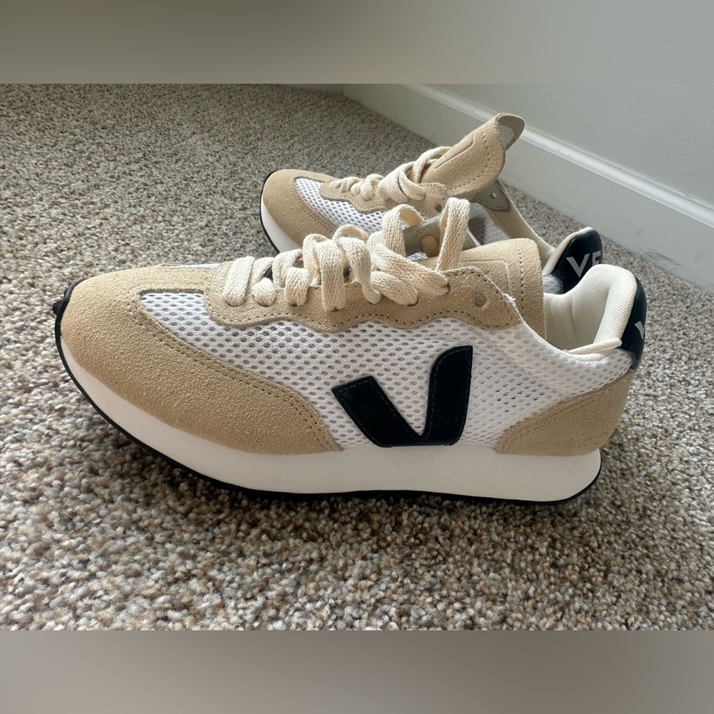 Veja Cream and White Casual Sneakers BRAND NEW NEVER WORN!!